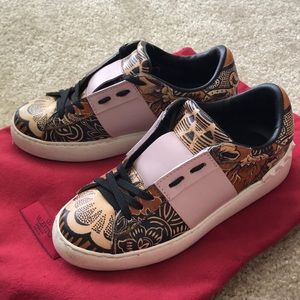 Valentino pattern rockstuds sneakers
